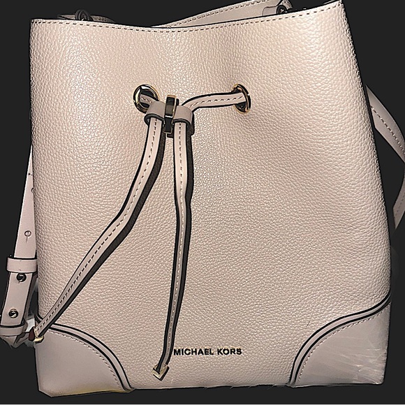 Michael Kors Purse - Picture 1 of 1